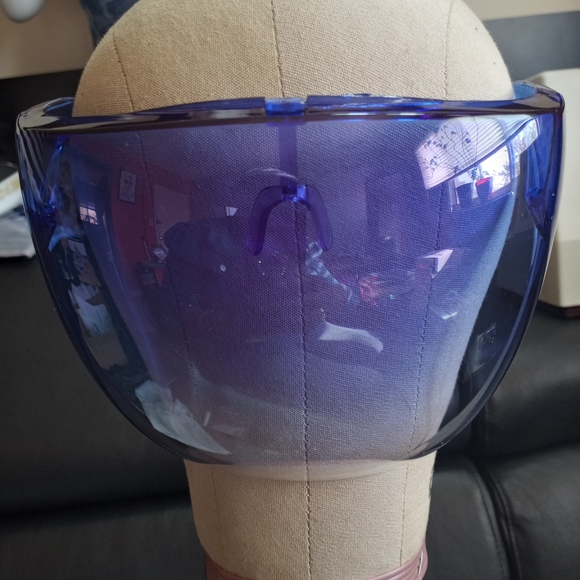 Protective Isolated Mask - Picture 4 of 12